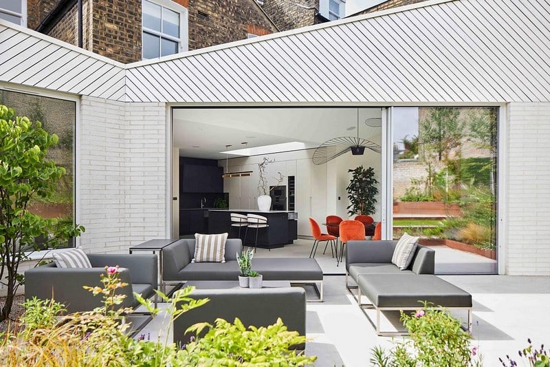 Mountview Road Residence / Mulroy Architects