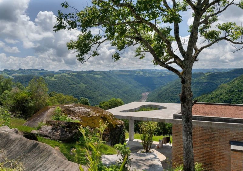 Vale da Lua Cabin / Corteo Arquitetos