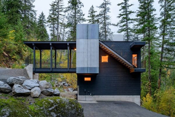 Icicle House / Syndicate Smith