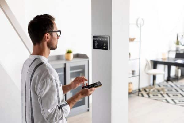 How Are Smart Homes Revolutionizing Modern Housing?