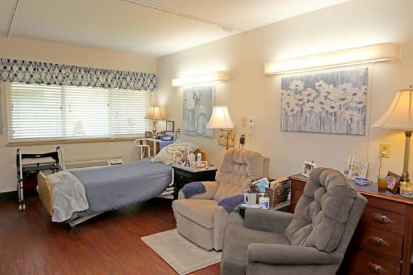 6 Tips to Make Your Nursing Home Room Feel Like Home