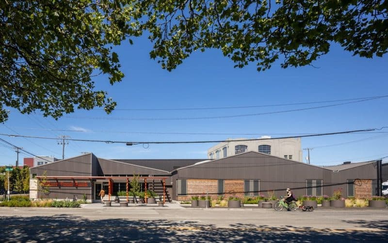 Ballard Food Bank / Graham Baba Architects