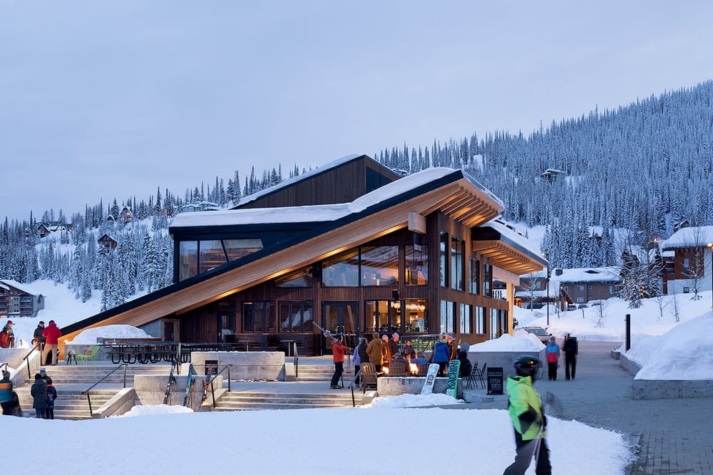 Humbird at Schweitzer Mountain Resort / Skylab Architecture