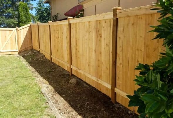 Vinyl vs. Wood: The Ultimate Showdown for Your Fencing Needs