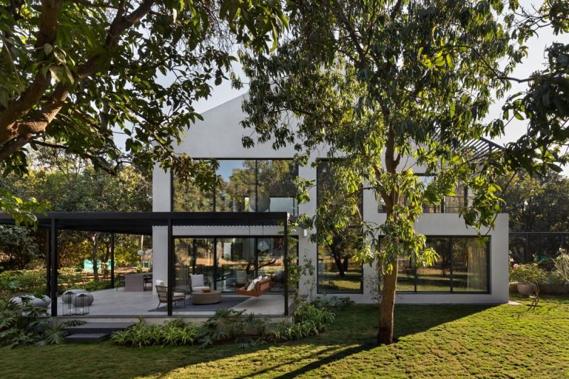 Mango Orchard House / We Design Studio