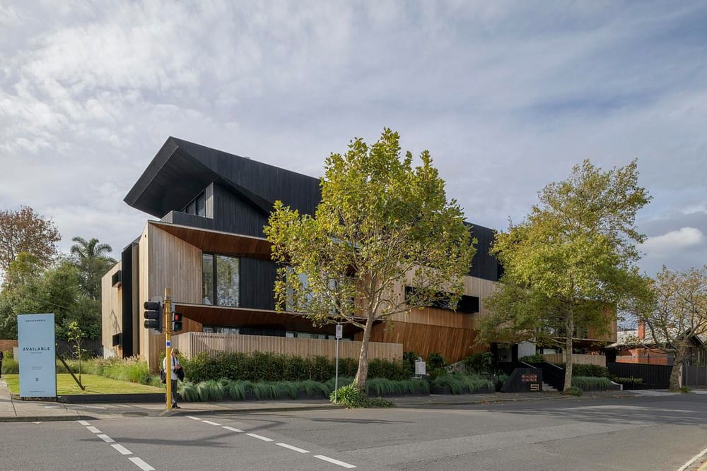 Aurburn Road Apartments / Aych Architects