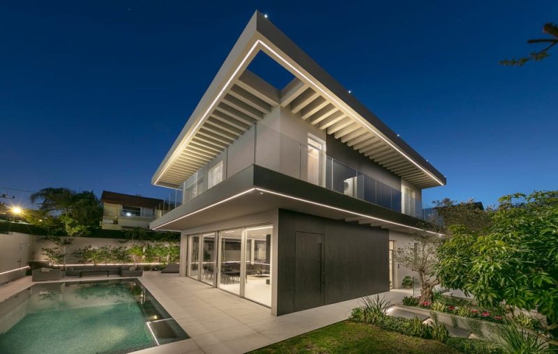 A Three-Story Villa in Ra'anana / Liad Yosef