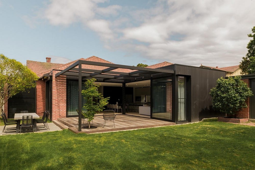 Malvern East Renovation / Aych Architects