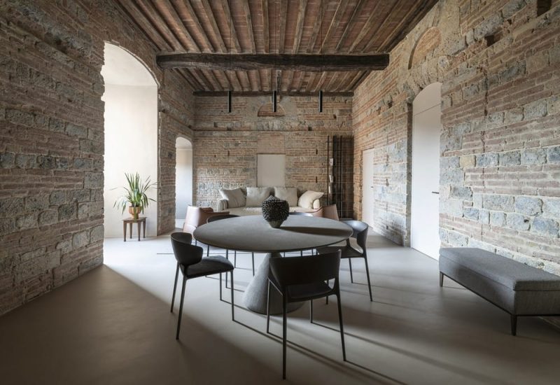 Medieval Tower Apartment / CMTarchitetti