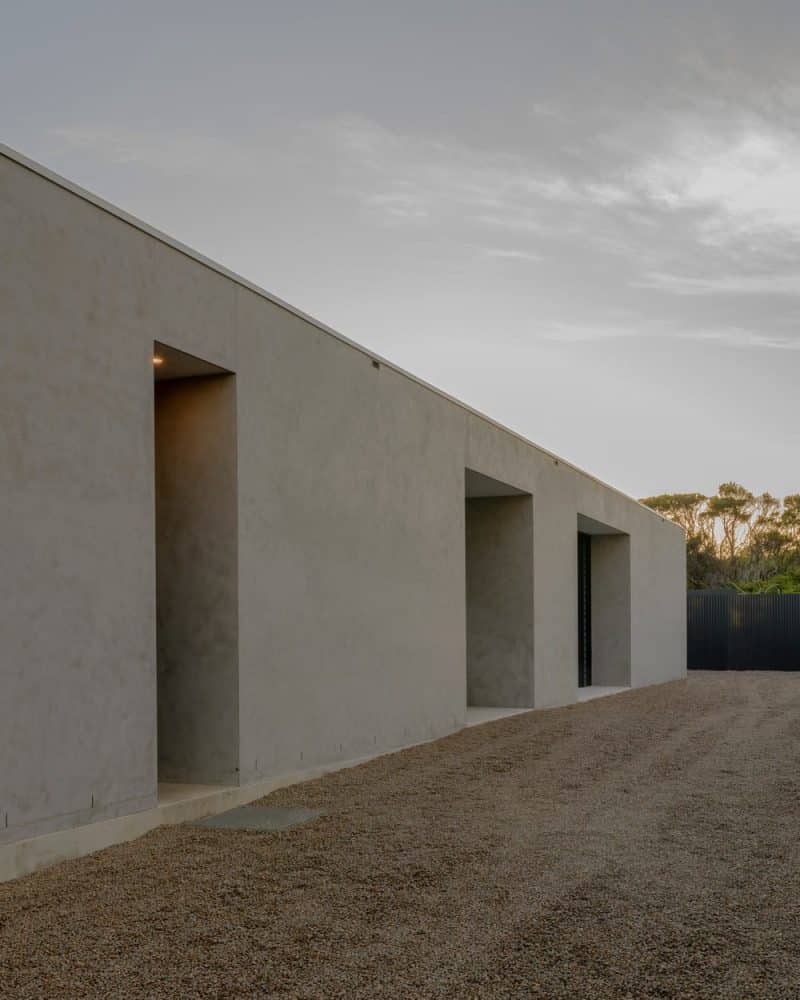 Rose Beach House / Aych Architects