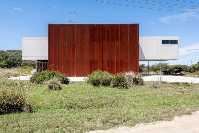 Moggs House / Lachlan Shepherd Architects