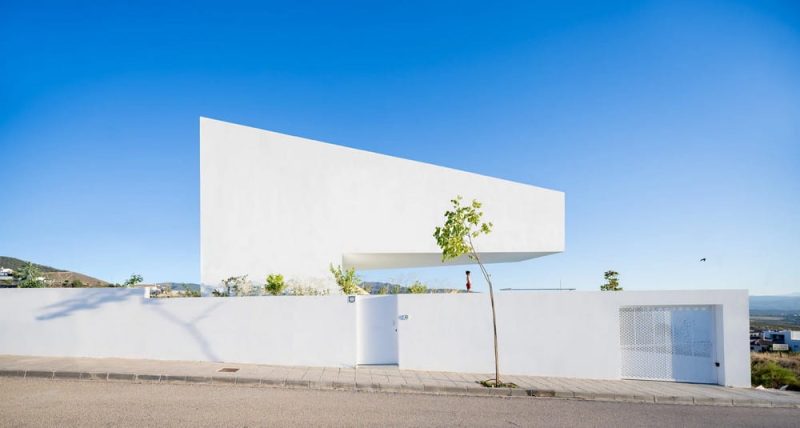 Pool with a House / Serrano + Baquero