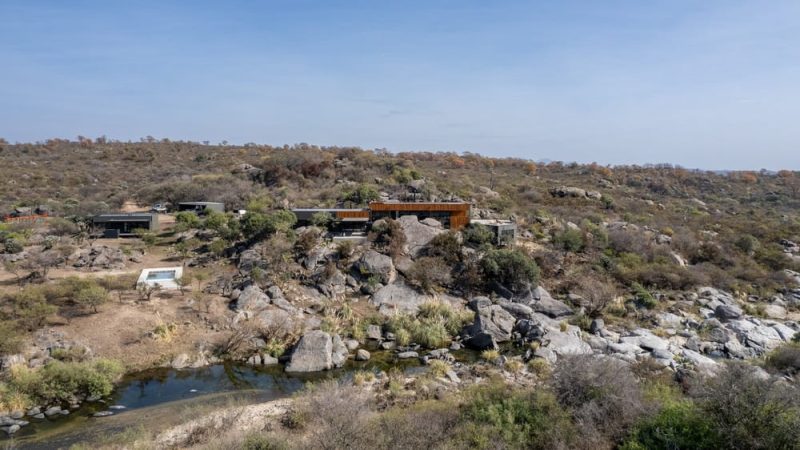 Casa En Piedras / Estudio Palacios