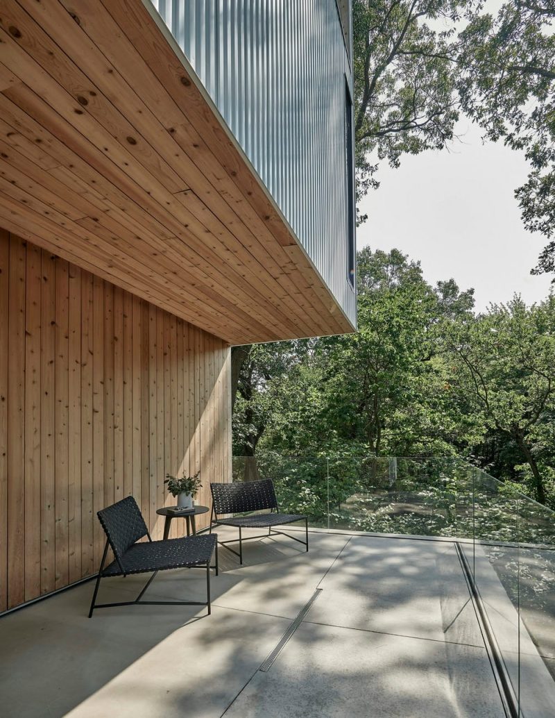 Tree Vertical House / dSPACE Studio