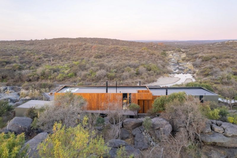 Casa En Piedras / Estudio Palacios