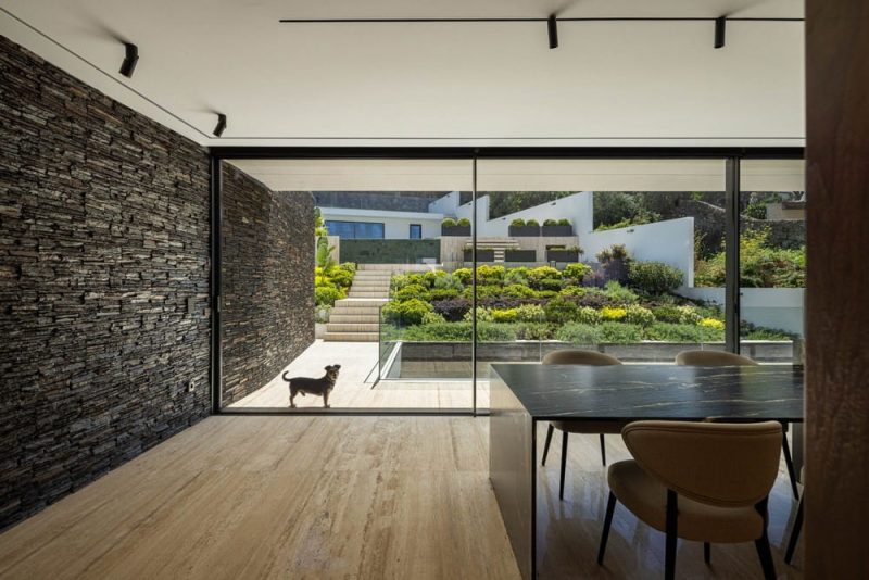 Casa SA / Sandro Ferreira Arquitectura