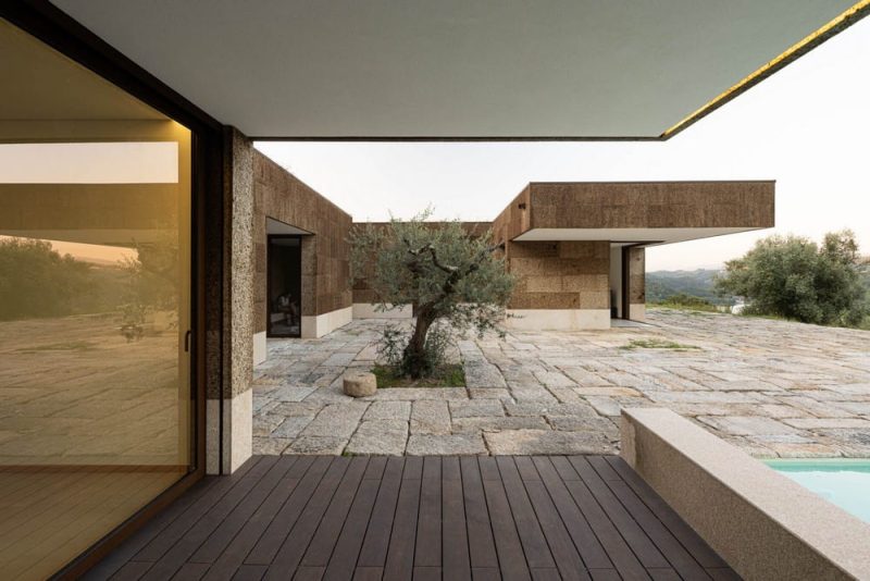 Casa da Levada / Tsou Arquitectos