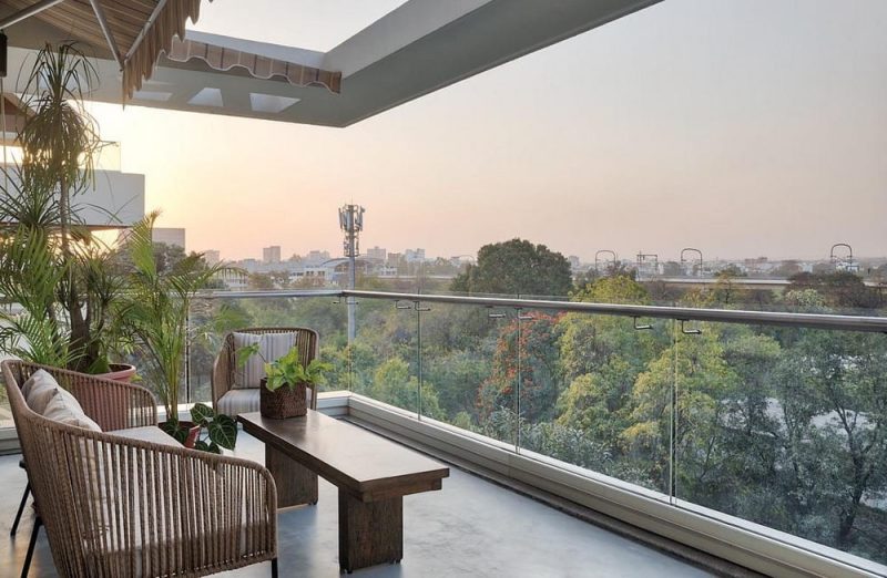 balcony