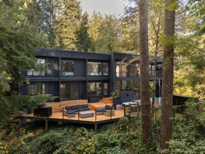 Peninsula House / James K.M. Cheng