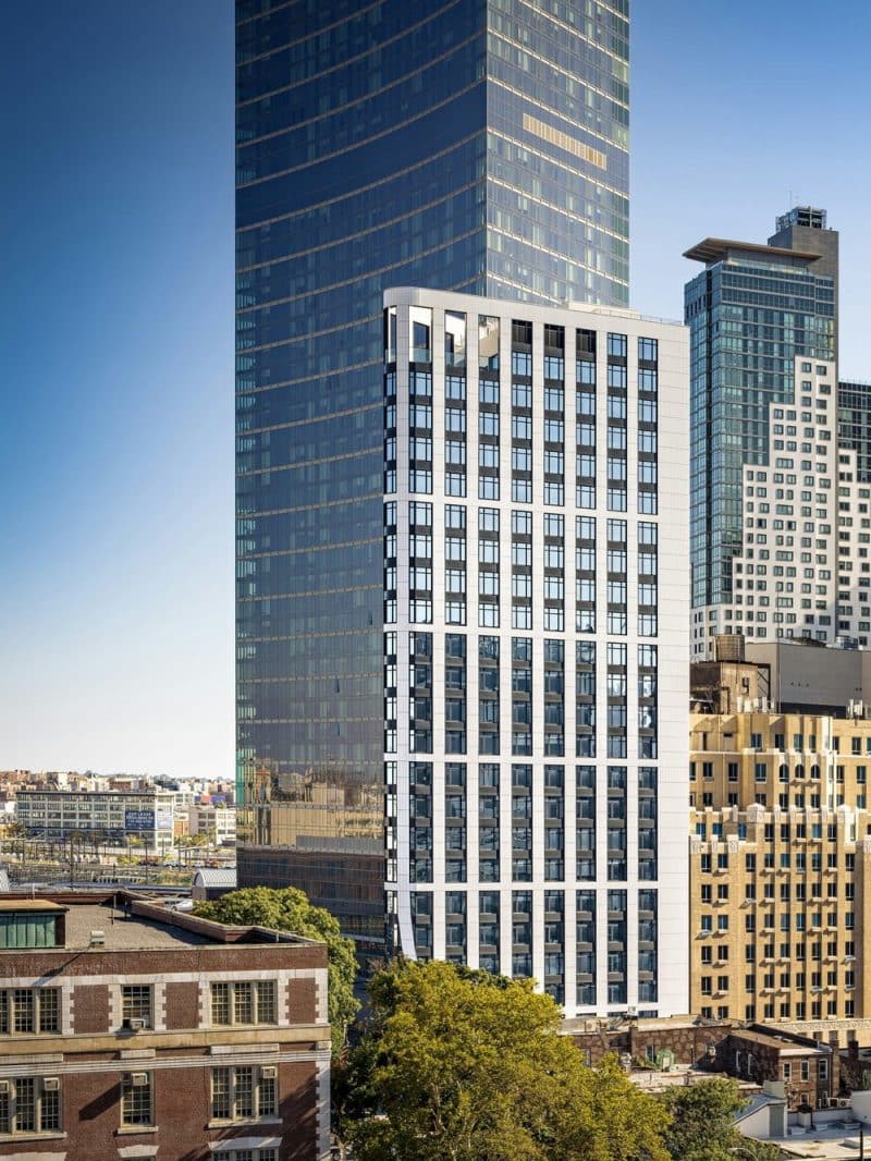 NOVA Condominium Tower / Fogarty Finger