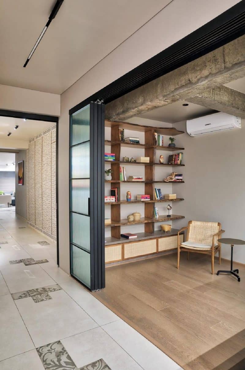 Rustic Zen Apartment / ZERO9