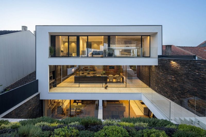 Casa SA / Sandro Ferreira Arquitectura