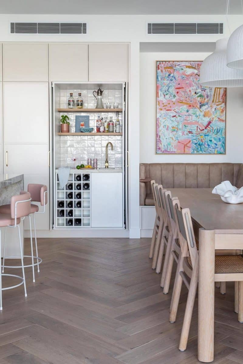 A Bayside Entertainer / Picchio Interiors