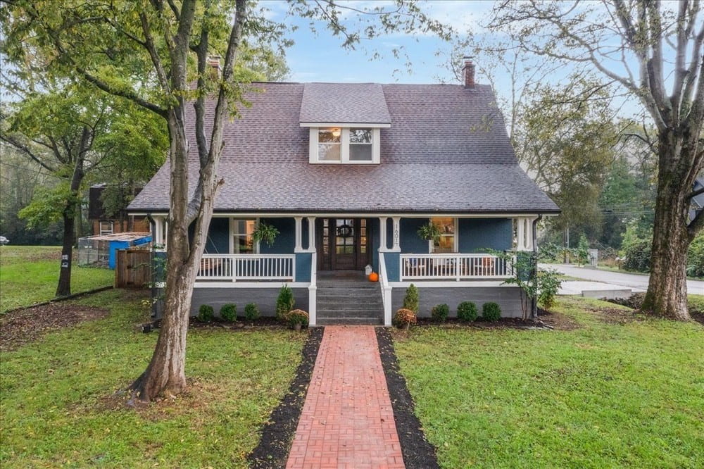 How HOA Management Can Help Homeowners Maximize Small Home Improvement Budgets in Charlotte