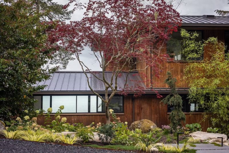 Deer Harbor Retreat / Prentiss + Balance + Wickline Architects