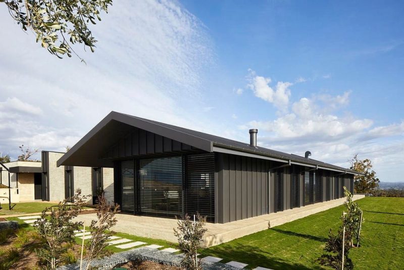 Gruyere Farmhouse / Rachcoff Vella Architecture
