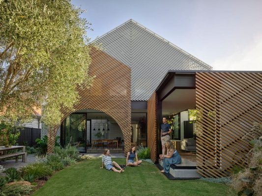 Clarke House / Austin Maynard Architects