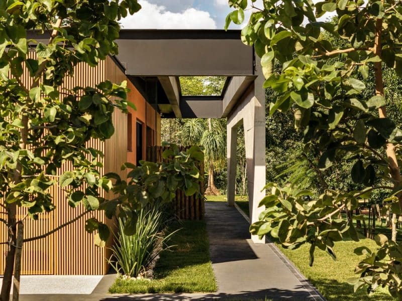 Galgo House / Tati Tavares + Alex Dalcin Arquitetura