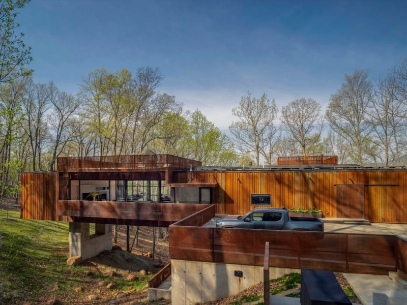 Night Song Bridge House / HEDS Architects