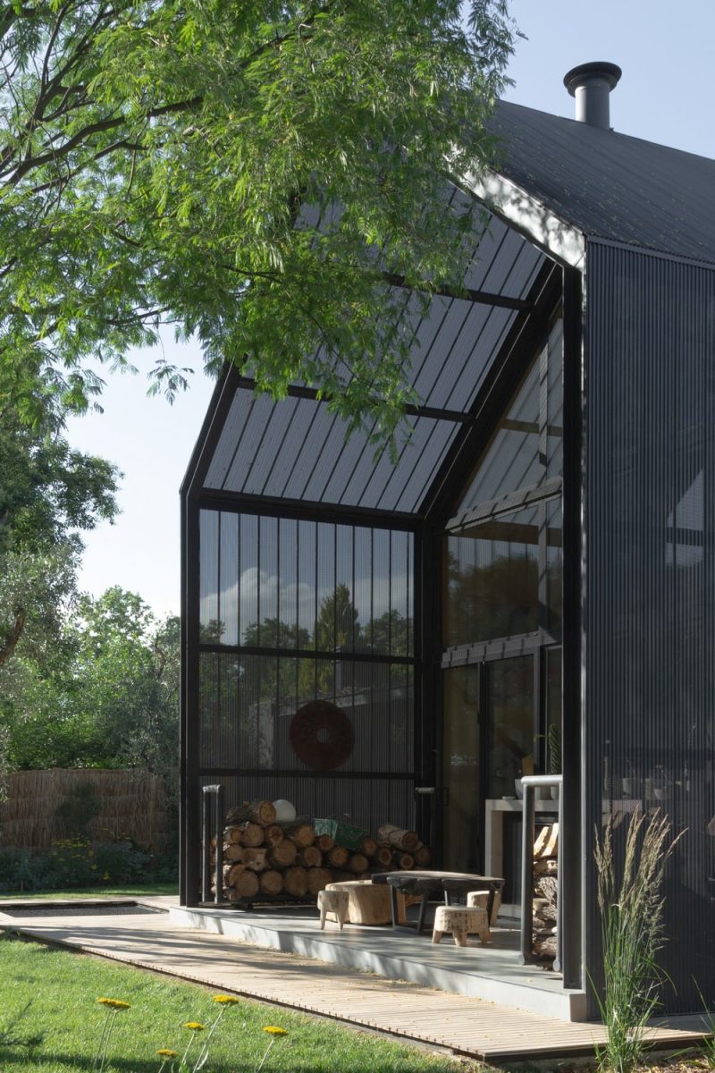 Arrow House / Mora Hughes Arquitectos