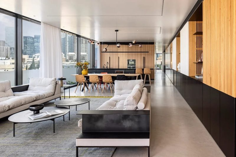 IX A penthouse inspired by the boulevard's Three Lanes by architect Raz Melamed