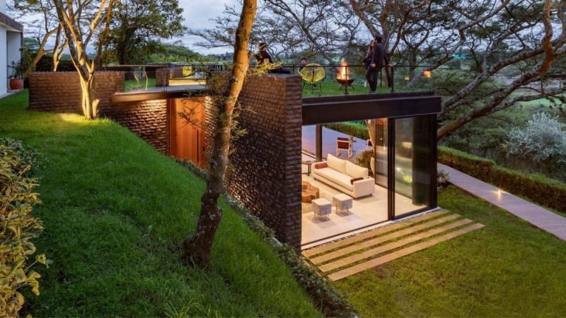 Hidden Stone House / A1 Arquitectura Avanzada