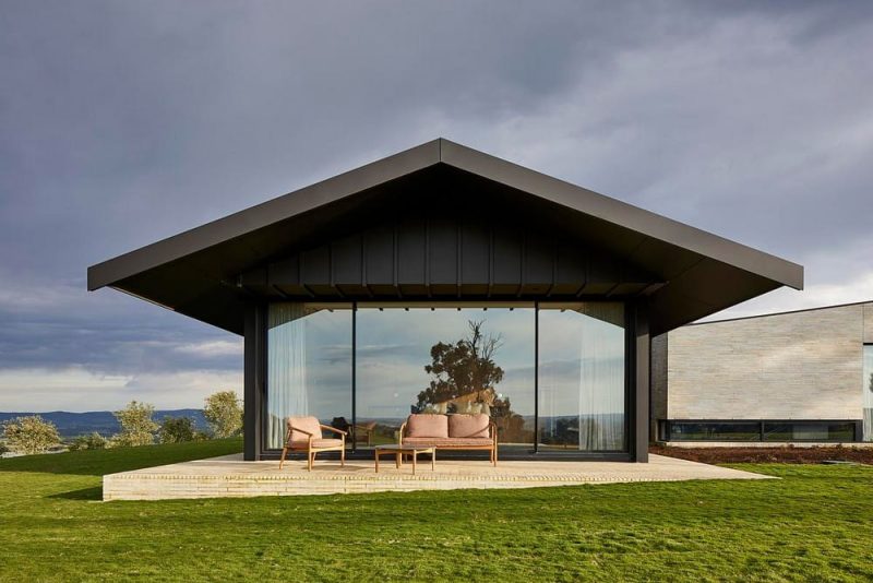 Gruyere Farmhouse / Rachcoff Vella Architecture