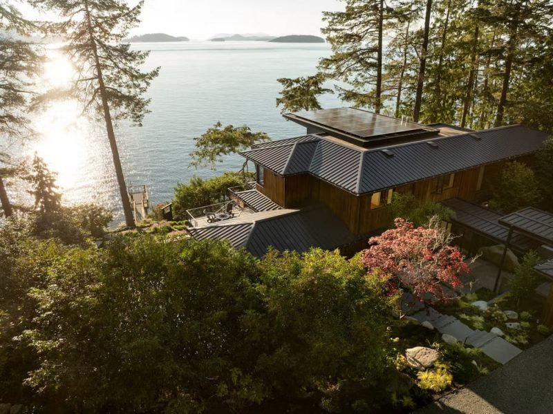Deer Harbor Retreat / Prentiss + Balance + Wickline Architects