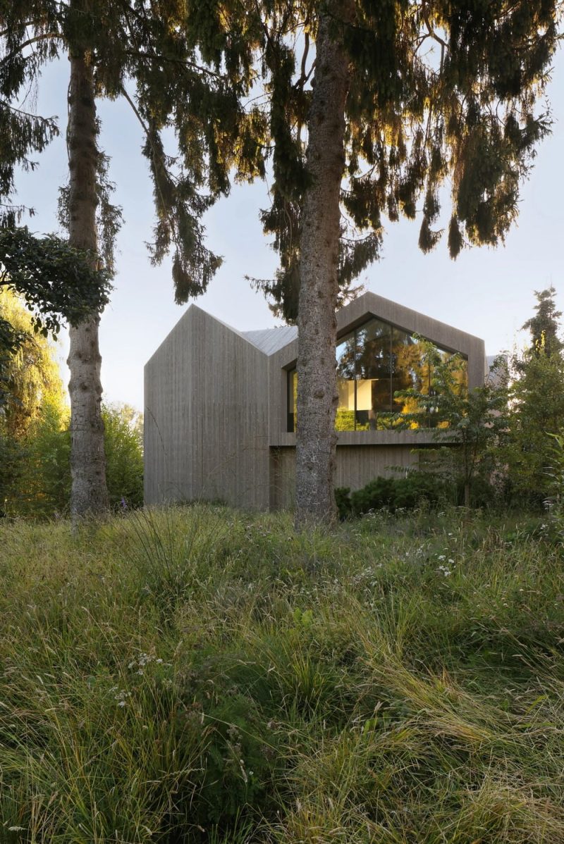 Re-folded House / Mcleod Bovell Modern Houses