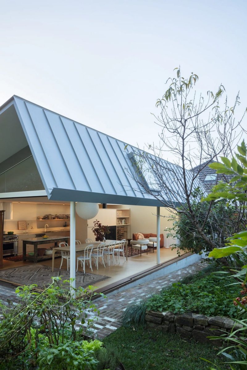 House for BEES / Downie North Architects