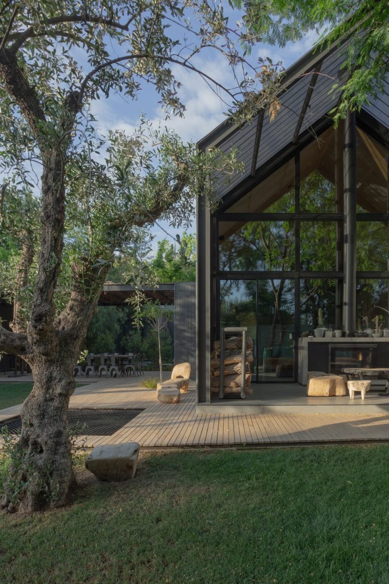 Arrow House / Mora Hughes Arquitectos