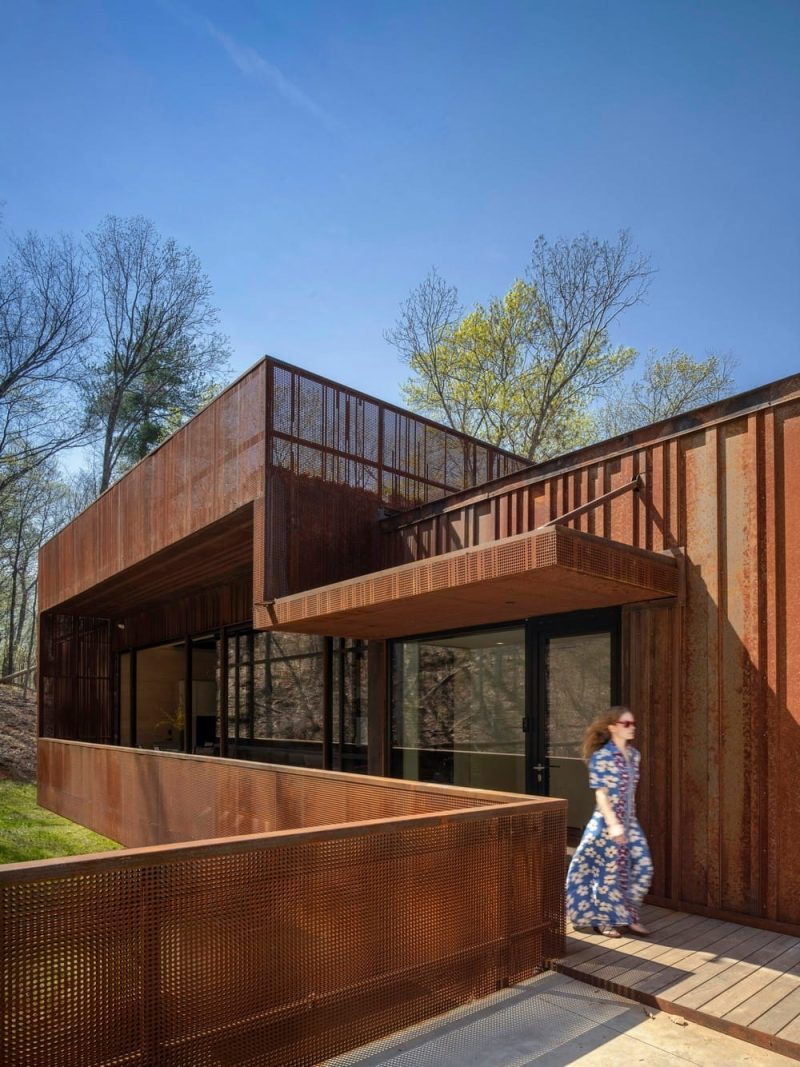 Night Song Bridge House / HEDS Architects