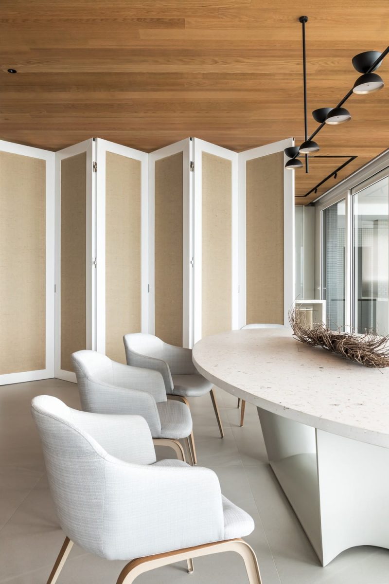 Caiobá Apartment / ARQ+CO Studio