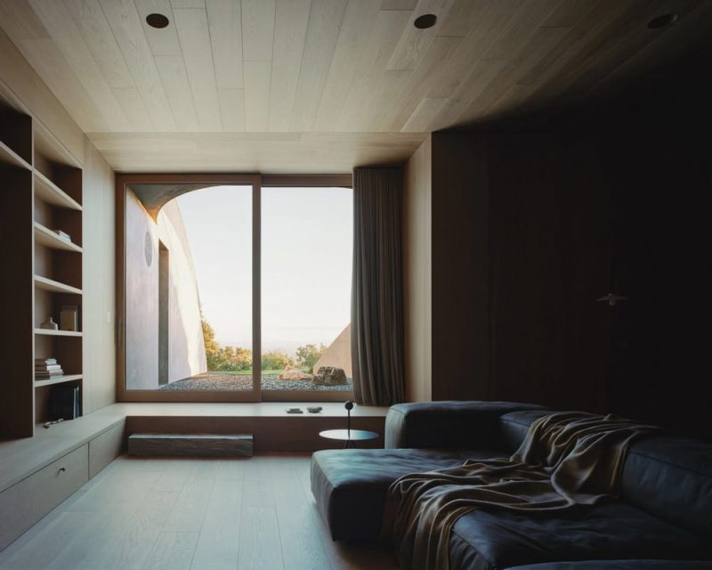 House of Horns / WOJR