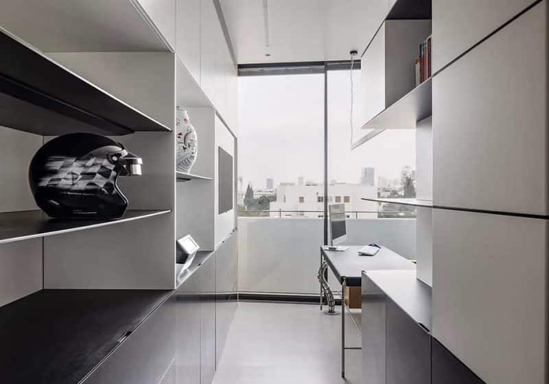 IX A penthouse inspired by the boulevard's Three Lanes by architect Raz Melamed