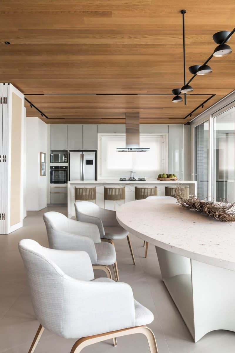 Caiobá Apartment / ARQ+CO Studio