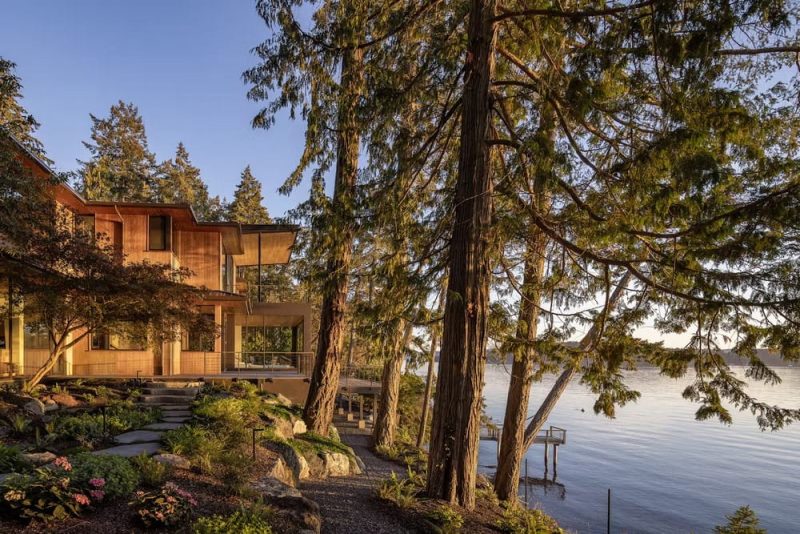 Deer Harbor Retreat / Prentiss + Balance + Wickline Architects