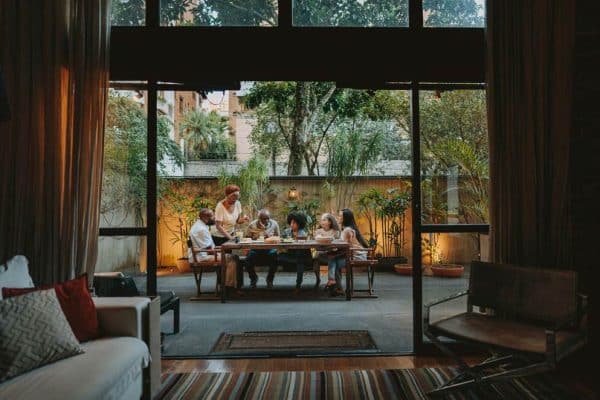 Blending Indoor Comfort with Outdoor Living: Designing Seamless Transitions