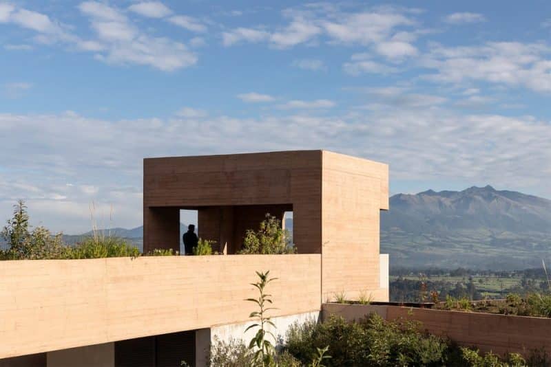 Casa Pastizal / Diez + Muller Arquitectos