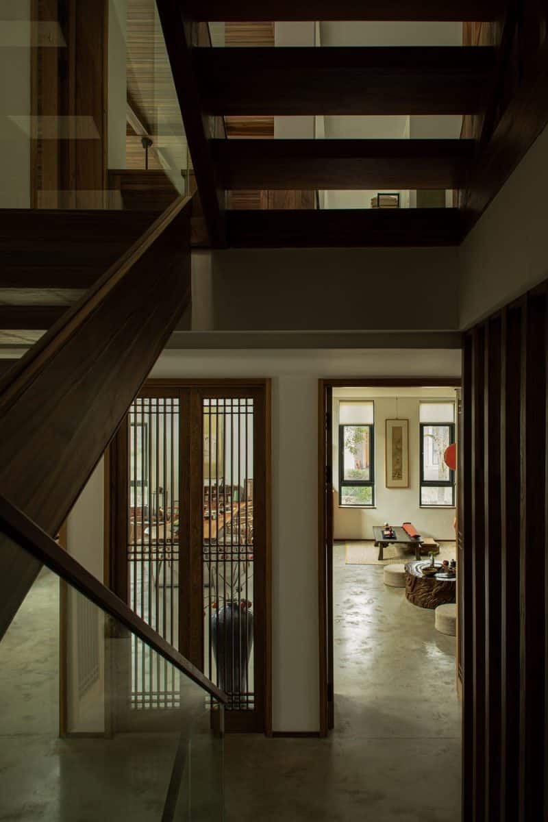 Scholarly Mountain-view Villa / Jishang Space Design